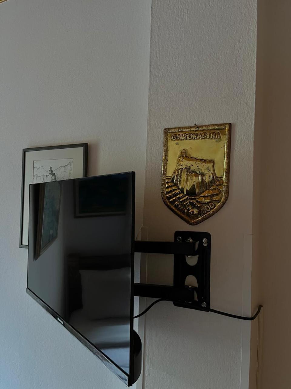 Andria'S Apartment Gjirokaster Ngoại thất bức ảnh